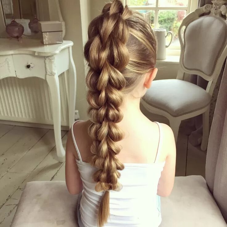 Прически девочек длинные волосы косички 3D Pull Through Braid Sweethearts hair design, Hair designs, Hair videos