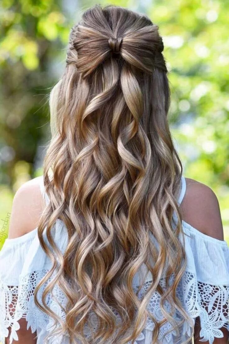 Прически девочкам на длинные распущенные Stunning half up half down wedding hairstyles ideas no 114 Penteados estilosos, 