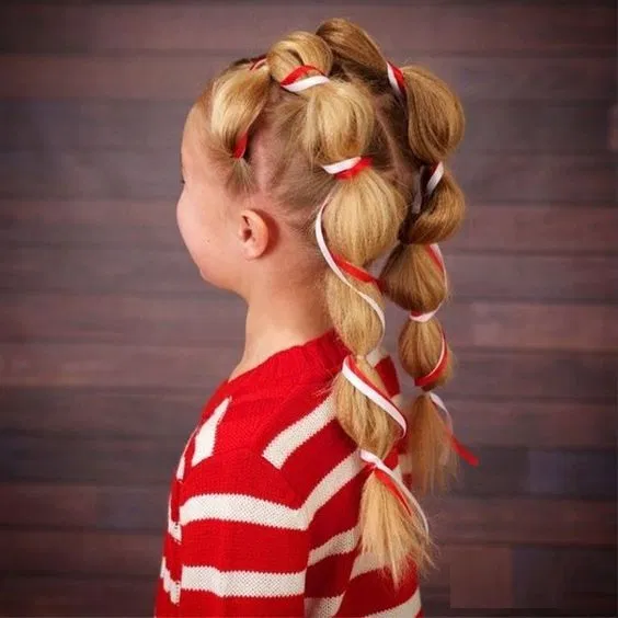 Прически для девочек на новый год Cute Christmas hairstyle to try at home this year - miss mv Coiffure noel, Coiff