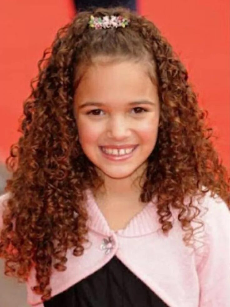 Прически для девочек на пушистые волосы Madison Pettis nature curly hair. Curly girl hairstyles, Kids curly hairstyles, 