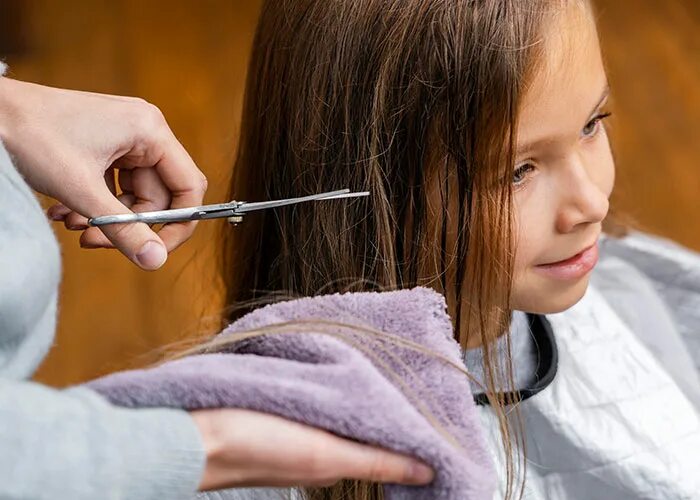 Прически для девочек подстригаться Woman Cuts Friend’s Girl’s "Bird’s Nest" Hair Without Permission, Slams "Unhinge