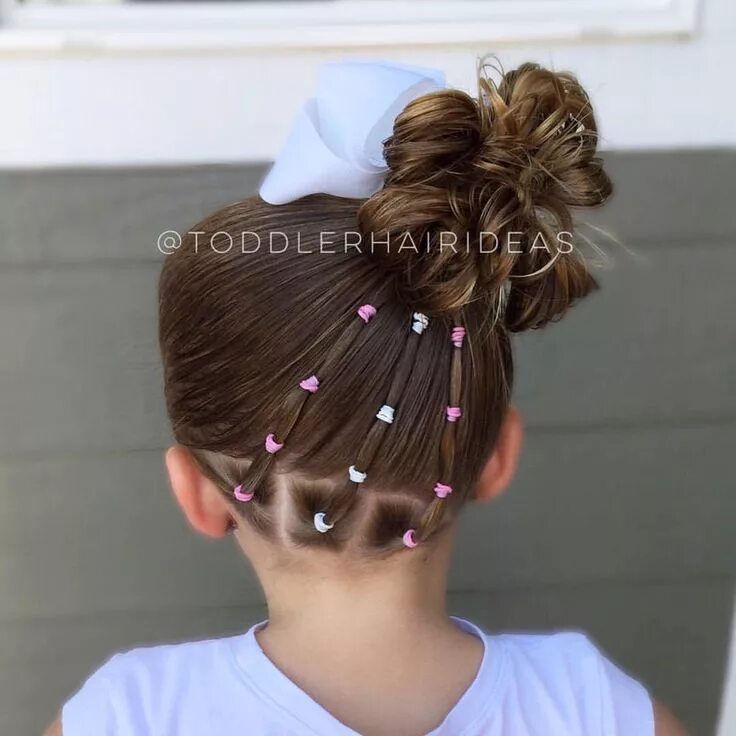 Прически для девочек со стразами Pin by Ismaisa Lara on ideas de peinados Toddler hair, Easy hairstyles for mediu