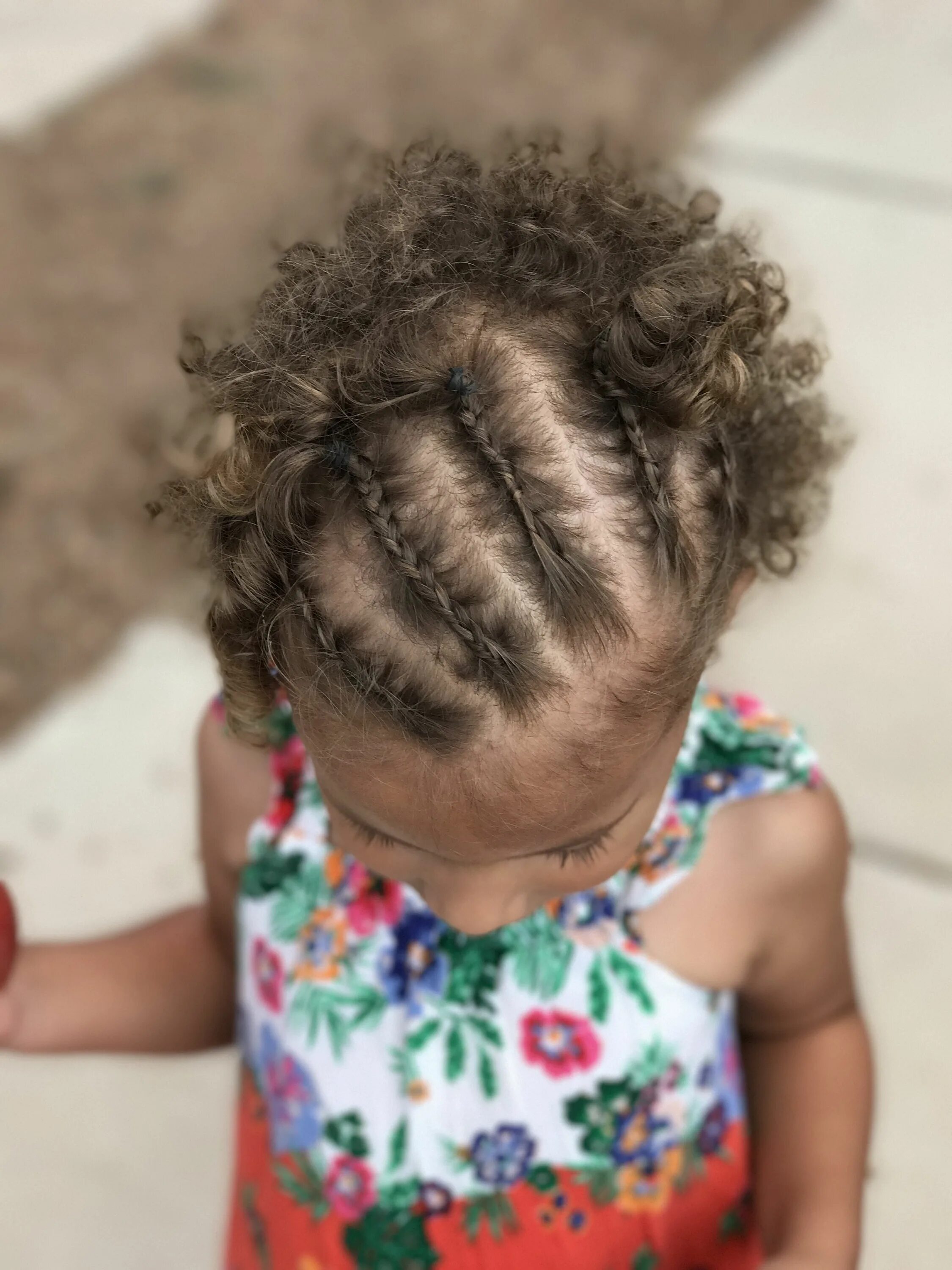 Прически для девочек волнистые волосы Toddler hairstyle braids Baby hairstyles, Cute toddler hairstyles, Kids hairstyl