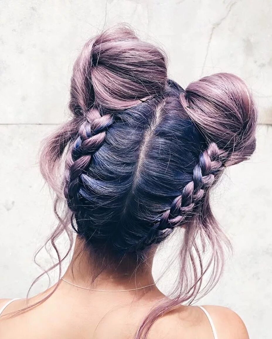 Прически для девушек на длинные легкие These space buns are You look amazing @lichipan! Frisuren, Geflochtene frisuren,