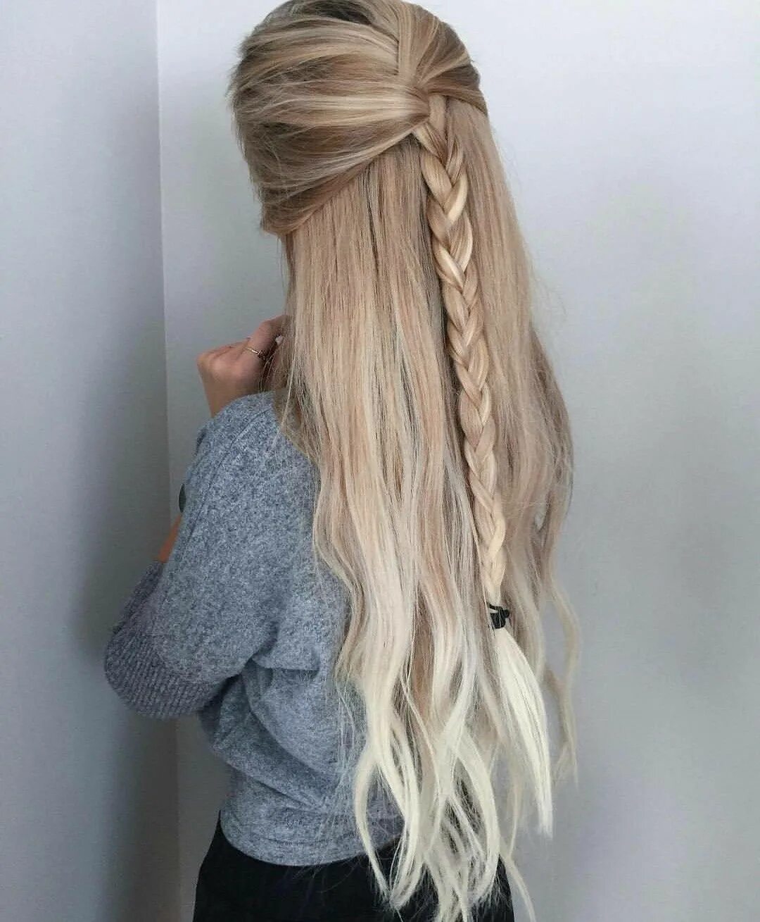 Прически для девушек на длинные волосы простые Hairstyle, long hair, blonde, plait, goals/ @riddhisinghal6 Hair styles, Long ha