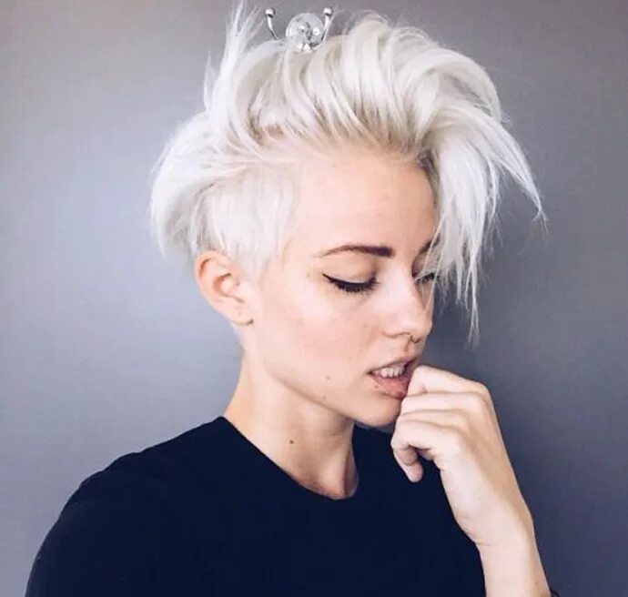 Прически для для девушки короткая очень Undercut White blonde hair, Short hair styles, Short hair cuts