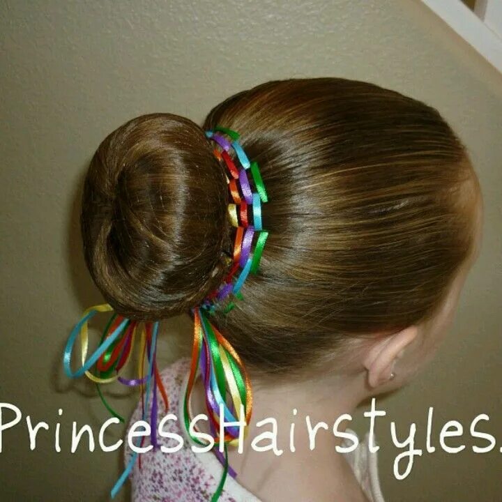 Прически для гимнасток Cute hair idea Ribbon hairstyle, Dance hairstyles, Hair styles