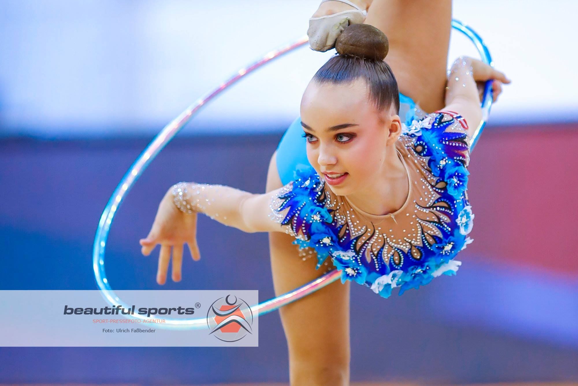 Прически для художественной гимнастики 2024 Pin på Rhythmic Gymnastics: Hoop