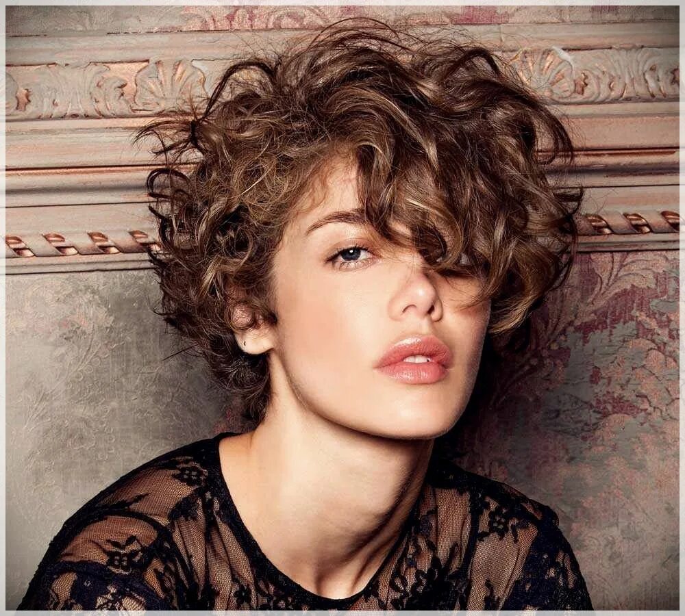 Прически для кучерявых волос для женщин Short Hair Winter 2018: images of the most beautiful cuts #shortcuts2018 #shortc