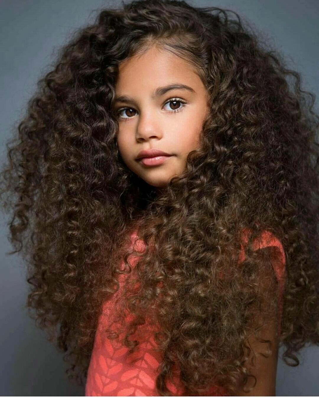 Прически для кудрявых девочек Pin by Juliana Pereira on Cabelos Cacheados Girl hairstyles, Curly hair styles, 