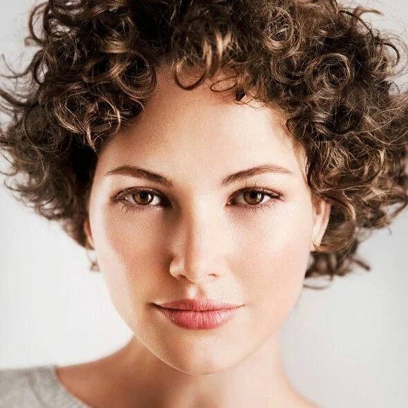 Прически для кудрявых женщин Hair trends: What’s new for hair? Short curly hairstyles for women, Curly hair s