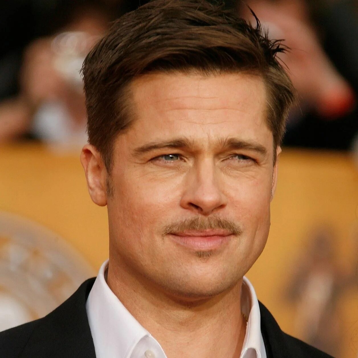 Прически для квадратного лица мужские 2024 Movember: los famosos con bigote más guapos Bigotes, Estilos de cabello hombre, 