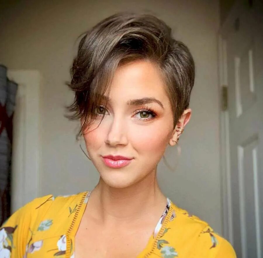 Прически для молодой женщины 2019 Short Hairstyles - 6 Fashion and Women Short sassy haircuts, Short hair cut