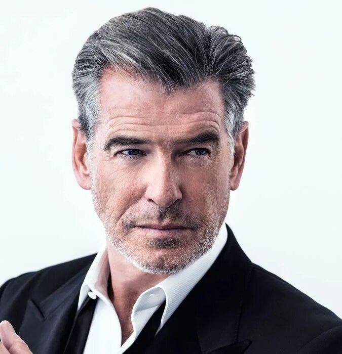 Прически для мужчин средних лет Pierce Brosnan Has Great Grey Hair Older mens hairstyles, Haircuts for men, Mens