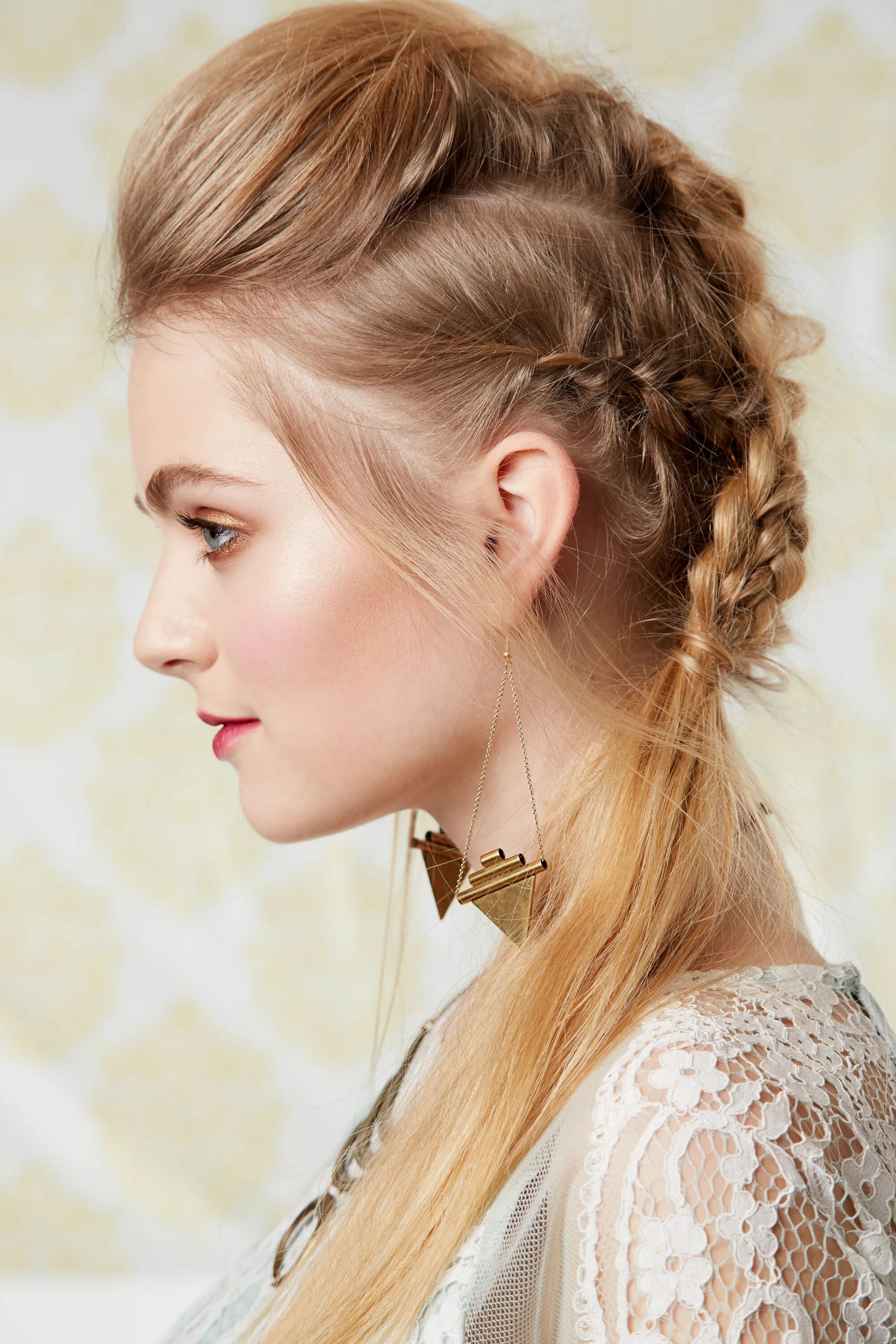 Прически для негустых волос These Easy Hairstyles Are Perfect When You Don't Have Time to Shower Dirndl fris