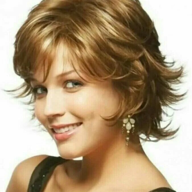 Прически для полудлинных волос для женщин Pin on АВАТАРКИ Chin length hair, Short hairstyles for thick hair, Thick wavy ha