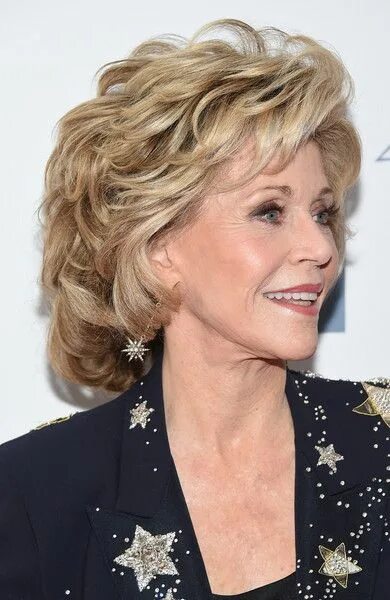 Прически для пожилых женщин на средние Jane Fonda Curled Out Bob Womens hairstyles, Long hair styles, Short hair styles