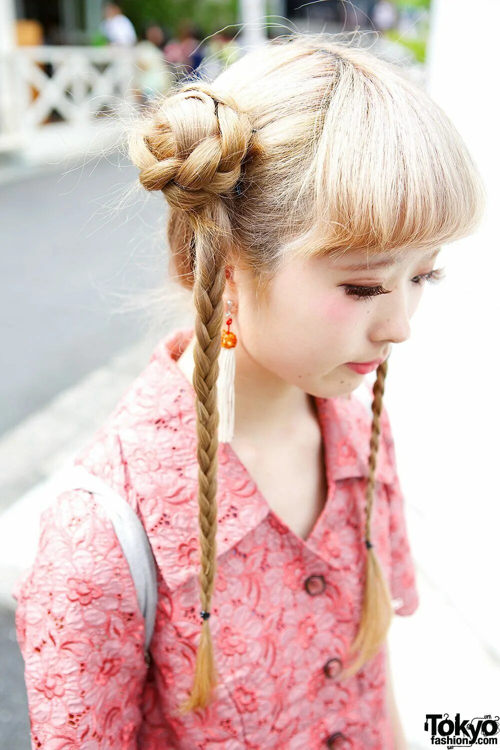 Прически для прогулок для девочек Braided Buns & Tails Japanese hairstyle, Long hair styles, Kawaii hairstyles