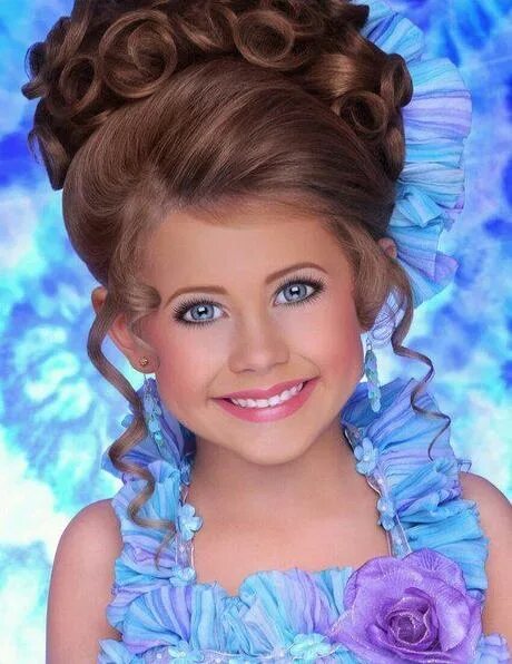 Прически для пышных волос для девочек Toddlers And Tiaras Glitz pageant hair, Pageant hair and makeup, Pageant hair