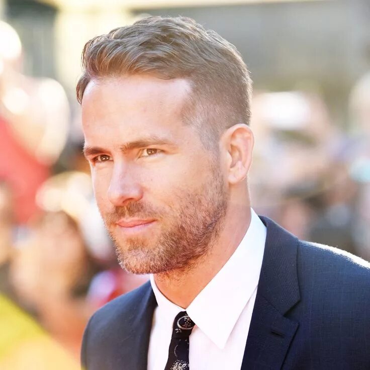 Прически для редких волос мужские EXCLUSIVE: Ryan Reynolds Talks Fatherhood & Baby Daughter James Ryan reynolds ha