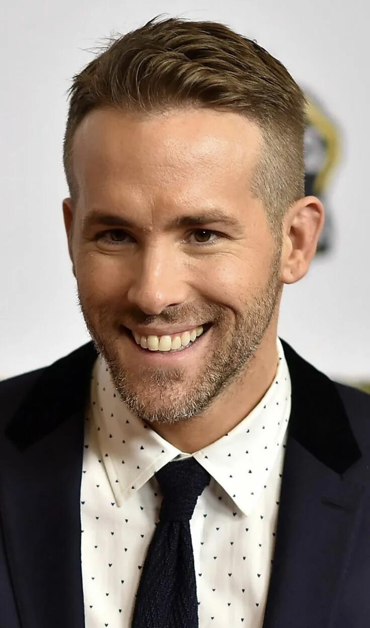 Прически для широкого лба мужские Pin on Icons Ryan reynolds hair, Ryan reynolds haircut, Mens hairstyles