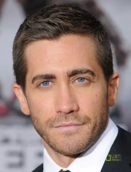 Прически для широкого лба мужские Jake Gyllenhaal Hairstyle Haircuts for men, Mens hairstyles short, Jake gyllenha