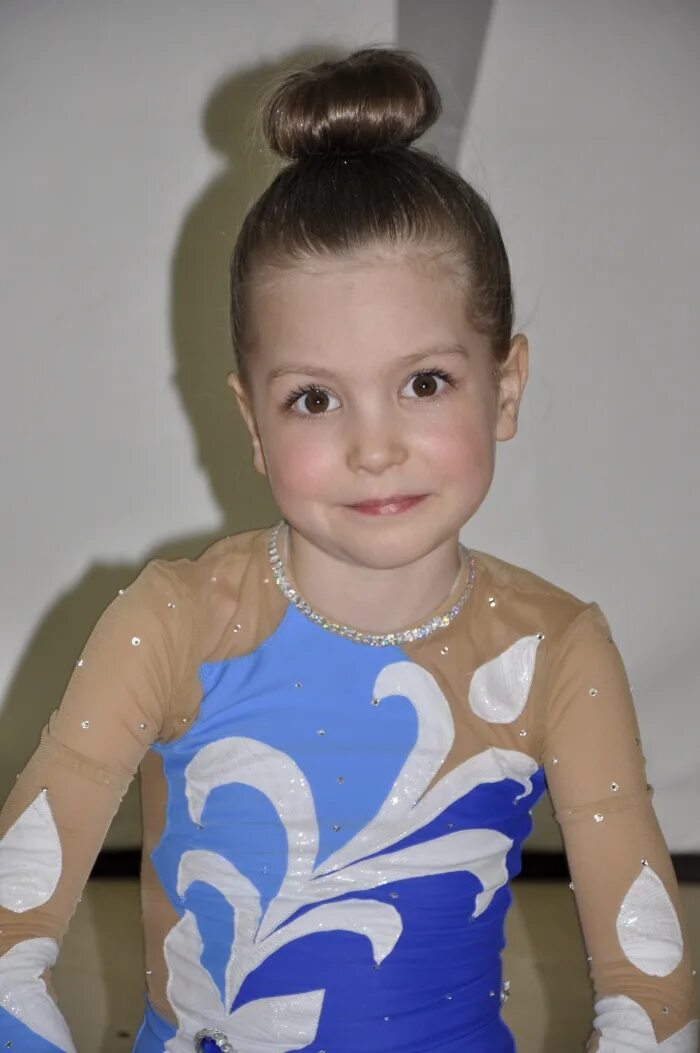 gymnastics hairstyles for meets ile ilgili en iyi 10 fikir ve ilham