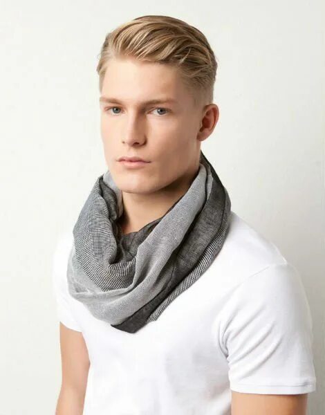 Прически для светлых волос мужские T-shirt + scarf Coupes cheveux mi longs homme, Cheveux mi long homme, Coiffure h