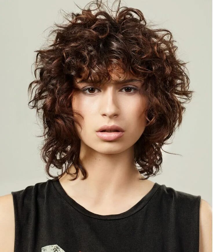 Прически для волнистых волос женские Pin by Evča Nová on účesy Curly hair photos, Curly hair styles, Thick hair style