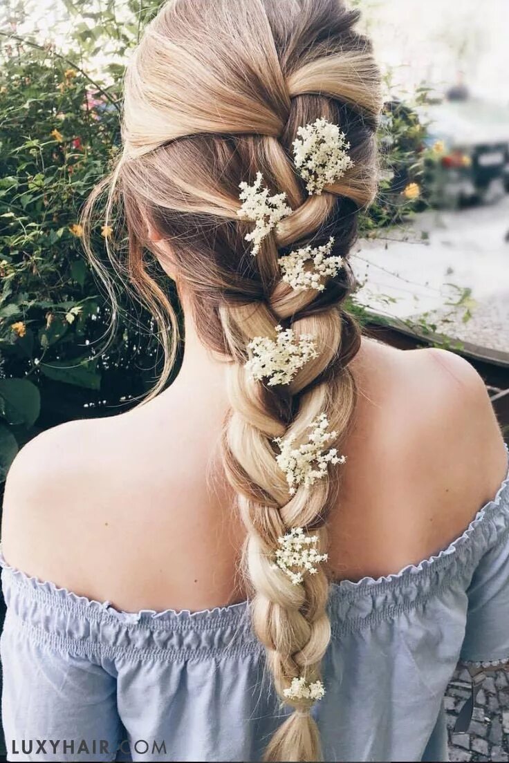 Прически для волос летние Summer flower braids @sarah.nourse is wearing her clip-in @luxyhair extensions f