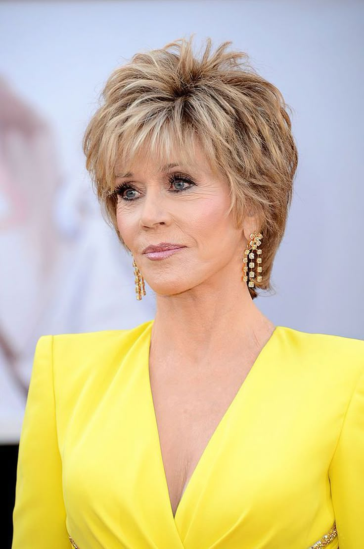 Прически для женщин 2023 The 67 Best Hairstyles for Women Over 60 Short hair over 60, Short shag hairstyl