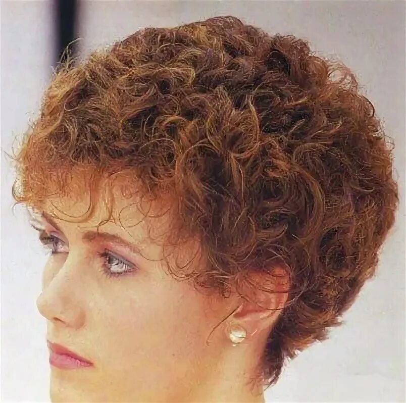 Прически для женщин с химической завивкой Short Curly Hairstyles - Page 32