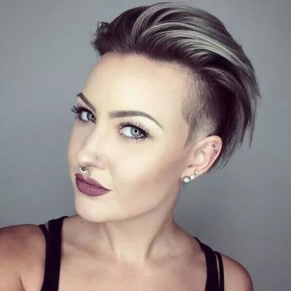 Прически для женщин с выбритыми висками 12+ Alluring Big Girls Hairstyles Ideas Short hair undercut, Undercut hairstyles