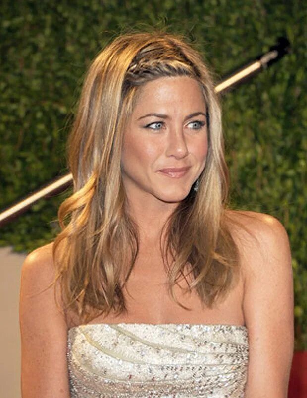 Прически дженнифер энистон на средние волосы Boho Hair for Summer Jennifer aniston hair, Long hair styles, Celebrity wedding 