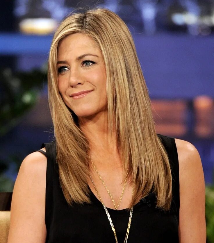 Прически дженнифер энистон на средние волосы Jen Aniston on Leno- side view of great layers Angled hair, Jennifer aniston lon