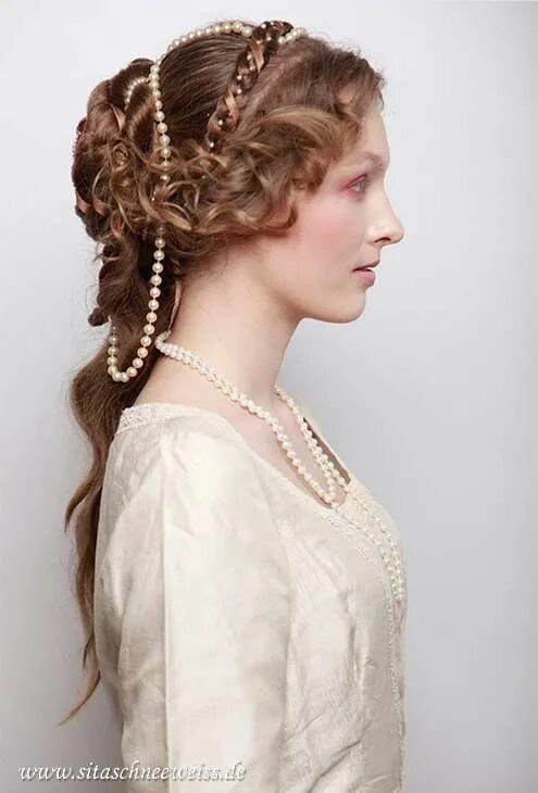 Прически эпох Hair - Haare - Frisuren Renaissance hairstyles, Medieval hairstyles, Historical 