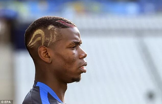 Прически футболистов 2024 Paul Pogba dons patriotic haircut as France train for Euro 2016 opener vs Romani