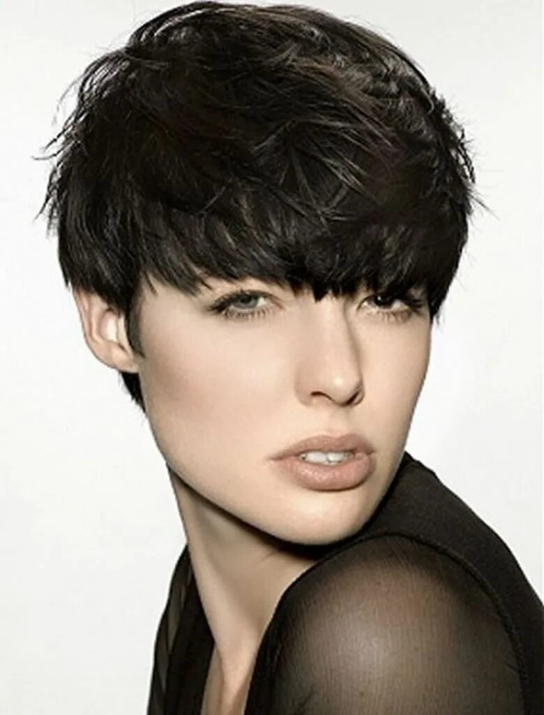 Прически гарсон для женщин Messy pixie haircut & hairstyle idea for ladies with long face Short hair styles