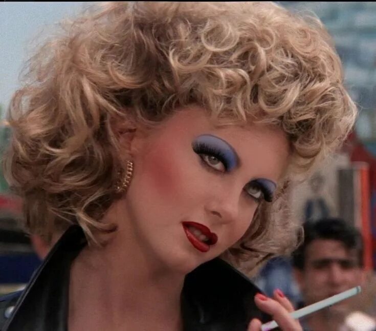 Прически и макияж 80 х годов grease 1978 makeup - Google Search Sandy makeup grease, Sandy grease, Grease hai