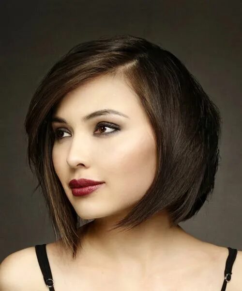 Прически каре без челки для женщин Short Smooth Bob Haircut With Windblown Layers - Hairstyles Bob hairstyles brune