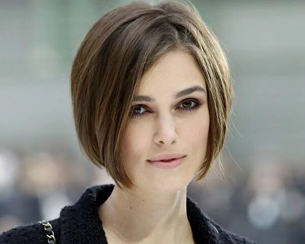 Прически каре без челки для женщин Haircuts Short in Back Long in Front Bob haircut for fine hair, Bob hairstyles f