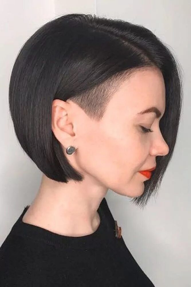 Прически каре выбрито 61 Stylish Undercut Women Hair Ideas Thick hair styles, Undercut hairstyles, Sho