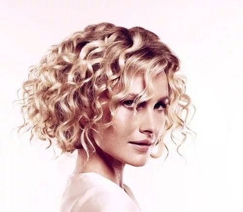 Прически каре завивка Short curly bob hairstyles Medium curly hair styles, Curly hair styles, Thick ha