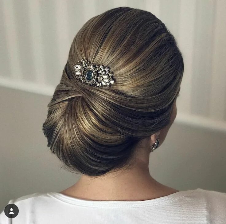 Прически классические красивые Pin on penteados Short wedding hair, Wedding hairstyles, Short hair styles