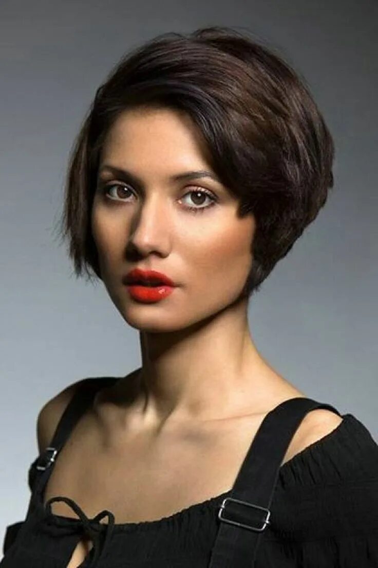 Прически короткие без челки для женщин 21 Layered Bob Hairstyles For Any Occasion - Feed Inspiration Bob frisur extrem,