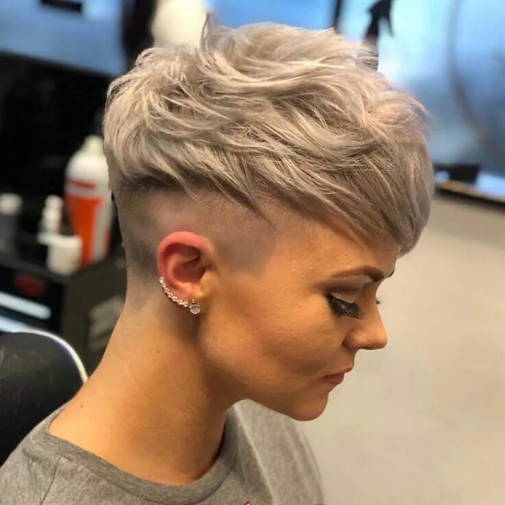 Прически короткие бритые Hair by @mr.barber on @jcx28 #shorthairlove #pixiecut #haircut #hairstyles #buzz