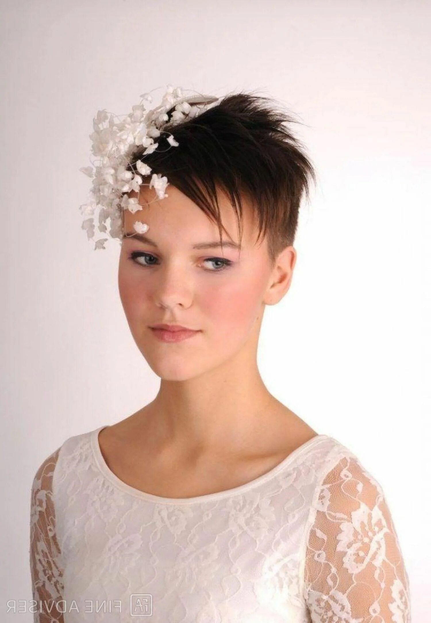 Прически короткие девушки на свадьбу a bracing, dainty hairstyle will accent the beauty of any woman. Fascinators for