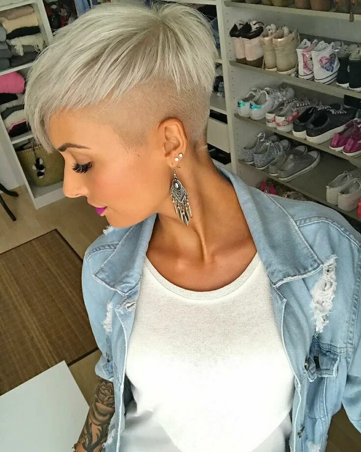 @shavedhairlovers on Instagram: "@october.jade #bobhaircut #undercut #bobhairsty