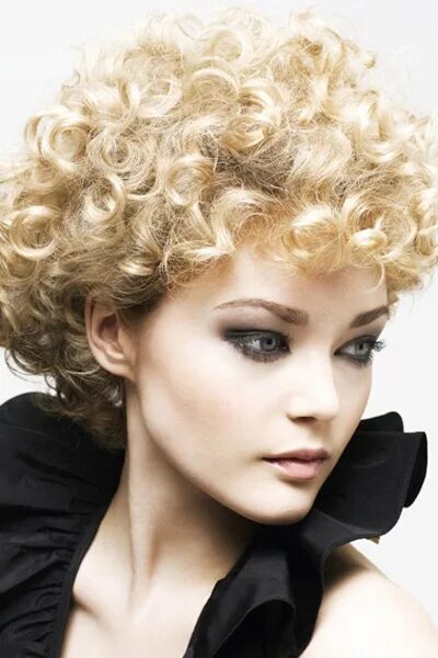 Прически короткие завивка Extra Cute Blonde Curly Afro Short curly hair, Short curly hairstyles for women,