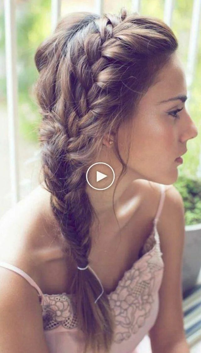 Прически косички на длинные волосы девушкам Brautfrisuren-2018 hochzeit-Haarknoten glanzvoller schmuck ohrringe. Flechtfris.